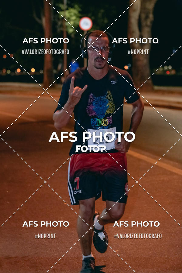 Compra tus fotos del eventoNeon Night Run 2019 - Belo Horizonte En Fotop