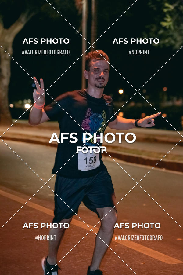 Compra tus fotos del eventoNeon Night Run 2019 - Belo Horizonte En Fotop