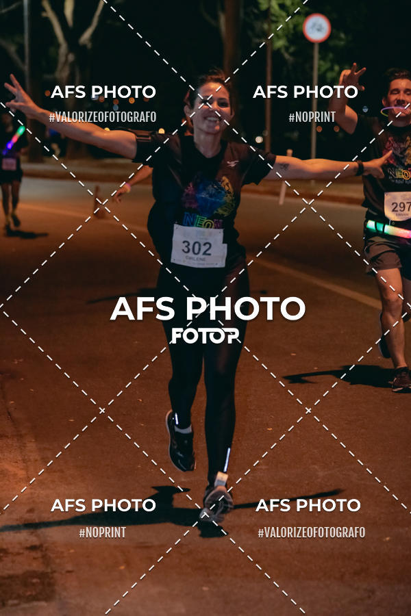 Compra tus fotos del eventoNeon Night Run 2019 - Belo Horizonte En Fotop