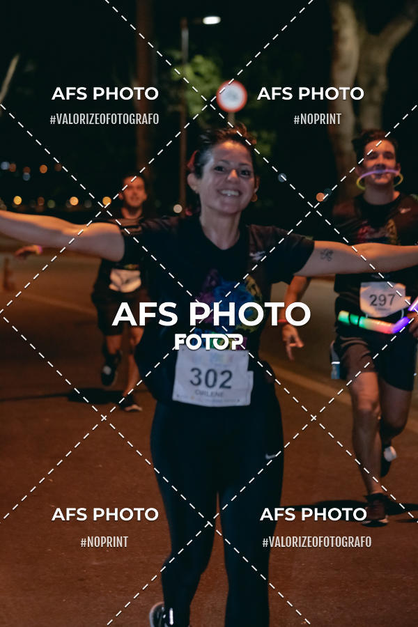 Compra tus fotos del eventoNeon Night Run 2019 - Belo Horizonte En Fotop