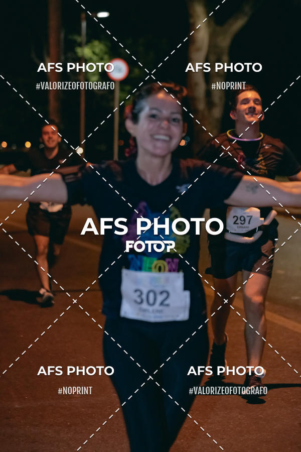 Compra tus fotos del eventoNeon Night Run 2019 - Belo Horizonte En Fotop