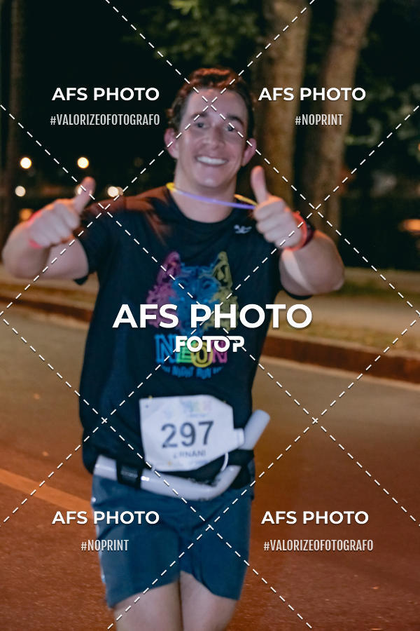 Compra tus fotos del eventoNeon Night Run 2019 - Belo Horizonte En Fotop