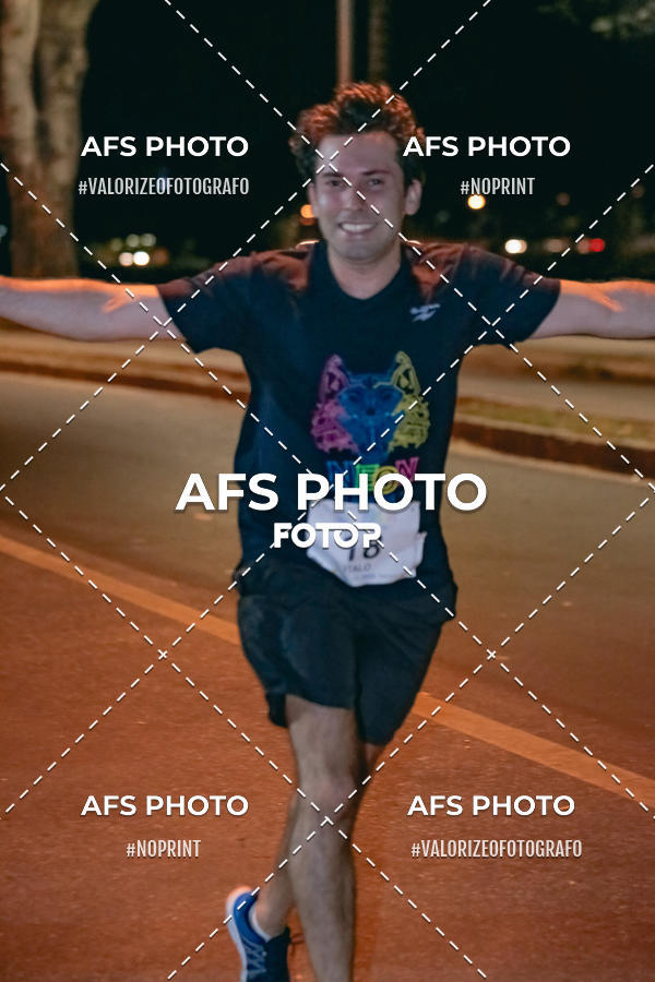 Compra tus fotos del eventoNeon Night Run 2019 - Belo Horizonte En Fotop