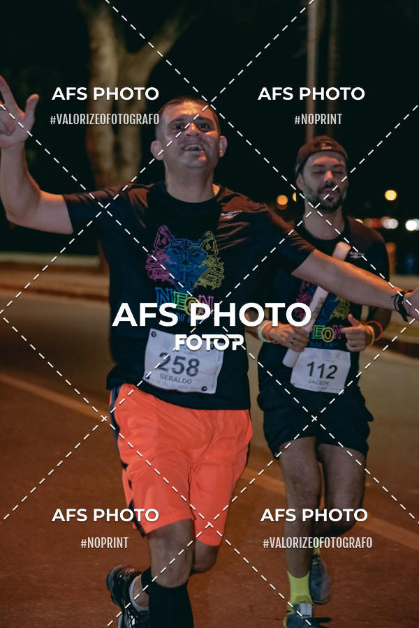 Compra tus fotos del eventoNeon Night Run 2019 - Belo Horizonte En Fotop