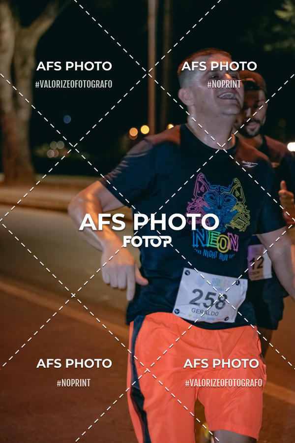 Compra tus fotos del eventoNeon Night Run 2019 - Belo Horizonte En Fotop
