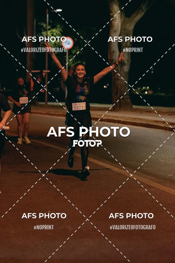 Compre suas fotos do eventoNeon Night Run 2019 - Belo Horizonte no Fotop