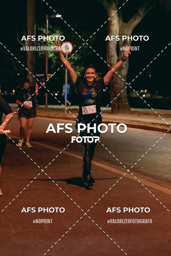 Compre suas fotos do eventoNeon Night Run 2019 - Belo Horizonte no Fotop