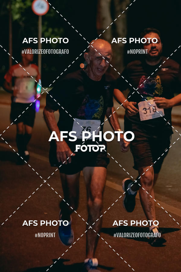 Buy your photos of the eventNeon Night Run 2019 - Belo Horizonte on Fotop