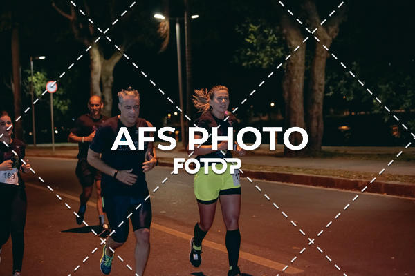 Buy your photos of the eventNeon Night Run 2019 - Belo Horizonte on Fotop