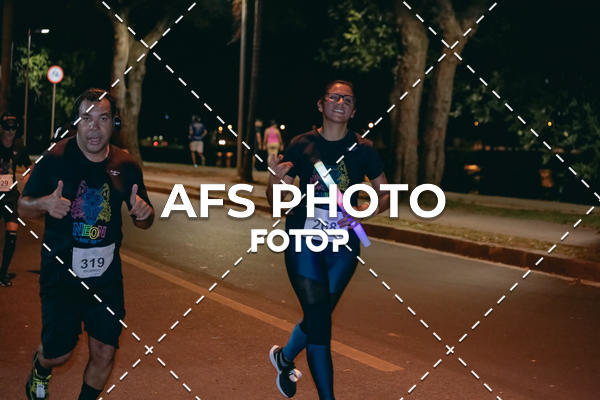 Buy your photos of the eventNeon Night Run 2019 - Belo Horizonte on Fotop