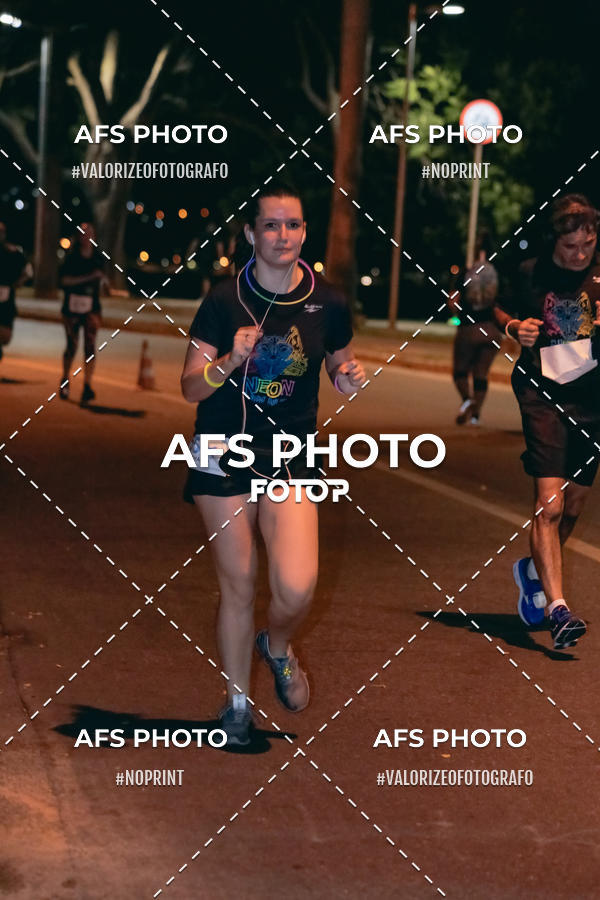Buy your photos of the eventNeon Night Run 2019 - Belo Horizonte on Fotop