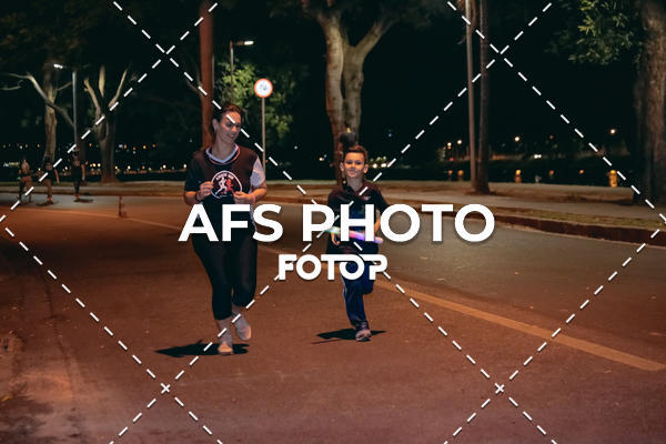 Buy your photos of the eventNeon Night Run 2019 - Belo Horizonte on Fotop