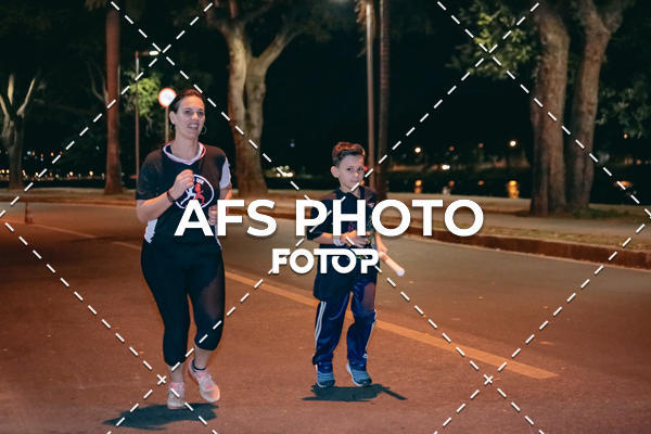 Buy your photos of the eventNeon Night Run 2019 - Belo Horizonte on Fotop