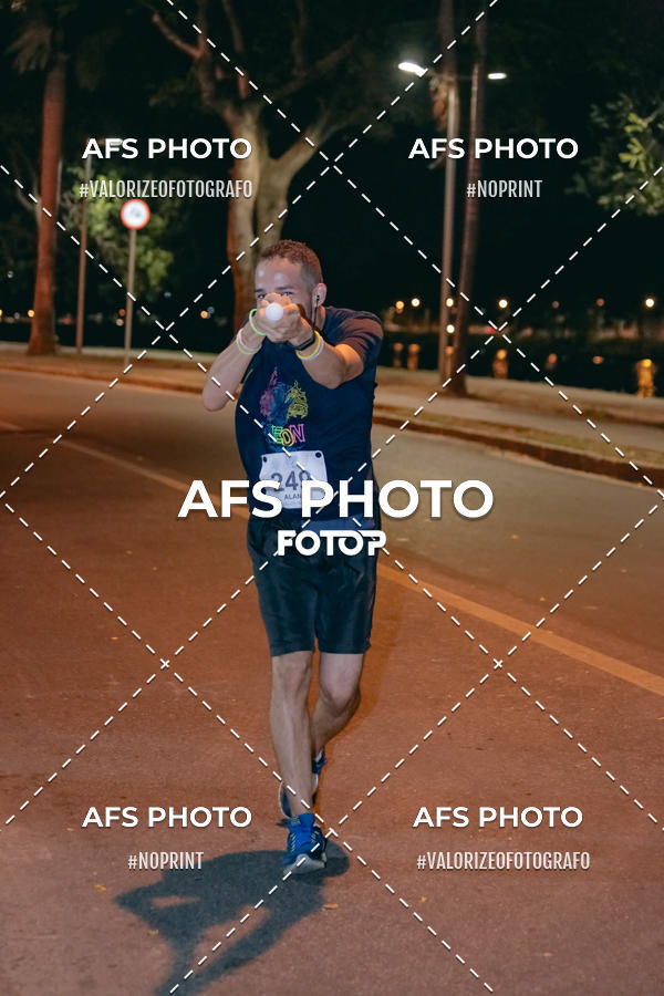 Buy your photos of the eventNeon Night Run 2019 - Belo Horizonte on Fotop