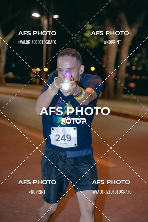 Buy your photos of the eventNeon Night Run 2019 - Belo Horizonte on Fotop