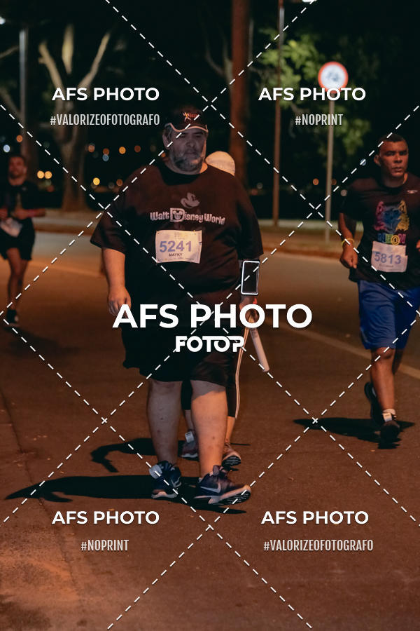 Buy your photos of the eventNeon Night Run 2019 - Belo Horizonte on Fotop