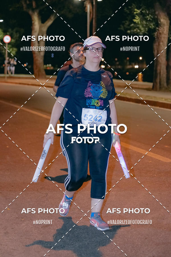 Buy your photos of the eventNeon Night Run 2019 - Belo Horizonte on Fotop
