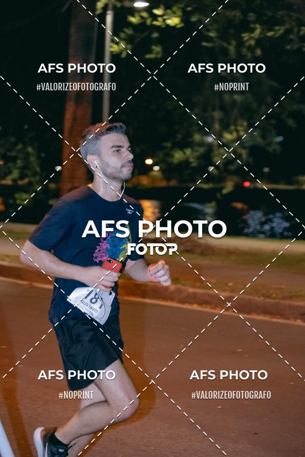 Buy your photos of the eventNeon Night Run 2019 - Belo Horizonte on Fotop