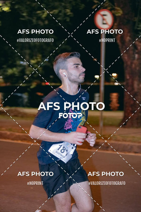Buy your photos of the eventNeon Night Run 2019 - Belo Horizonte on Fotop