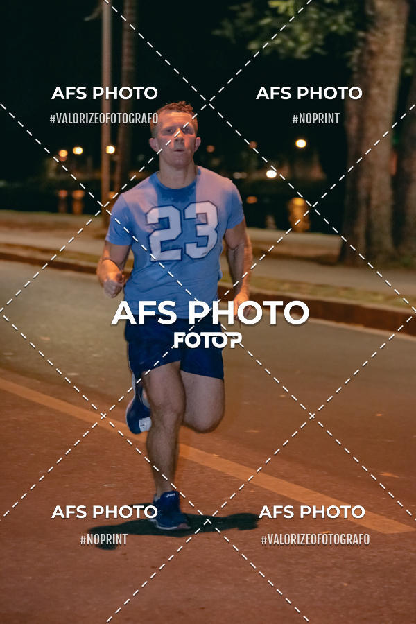 Buy your photos of the eventNeon Night Run 2019 - Belo Horizonte on Fotop