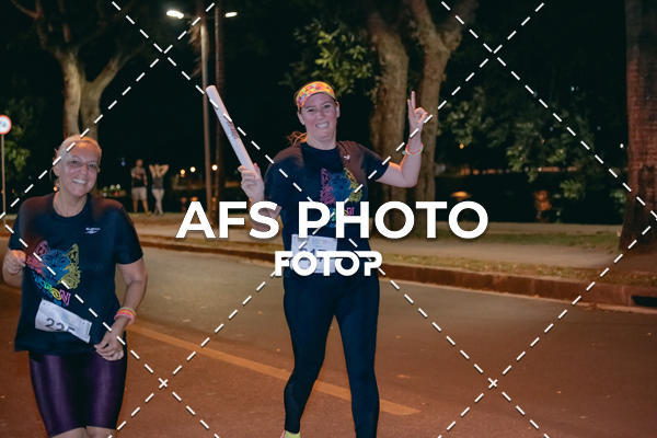 Buy your photos of the eventNeon Night Run 2019 - Belo Horizonte on Fotop