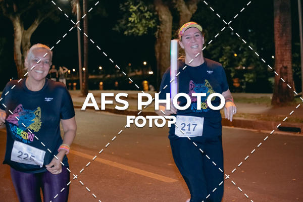 Buy your photos of the eventNeon Night Run 2019 - Belo Horizonte on Fotop