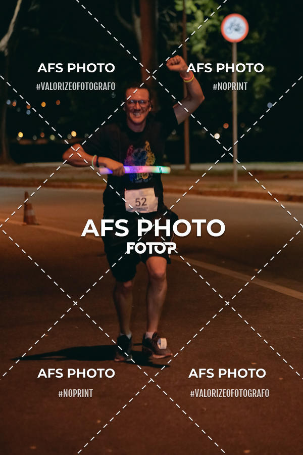 Buy your photos of the eventNeon Night Run 2019 - Belo Horizonte on Fotop