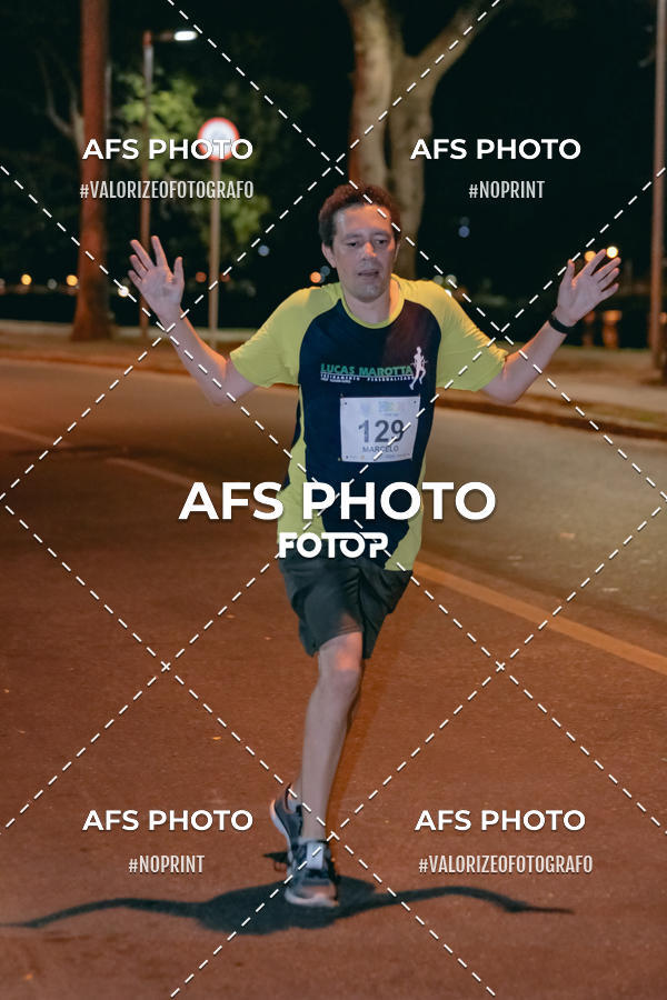 Buy your photos of the eventNeon Night Run 2019 - Belo Horizonte on Fotop