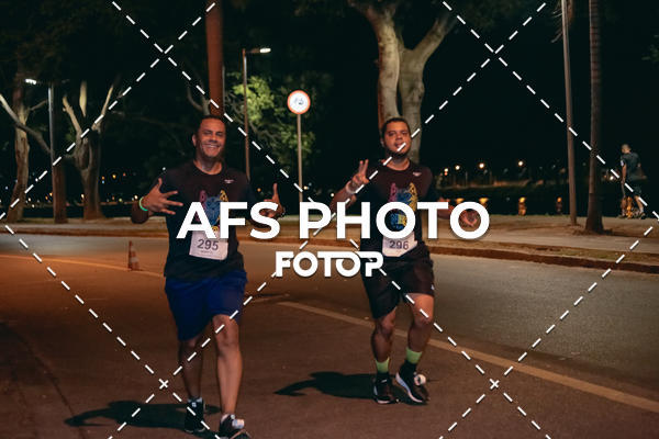 Compre as suas fotos do eventoNeon Night Run 2019 - Belo Horizonte no Fotop