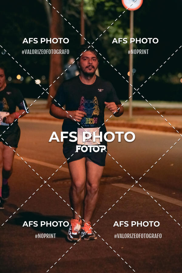 Buy your photos of the eventNeon Night Run 2019 - Belo Horizonte on Fotop