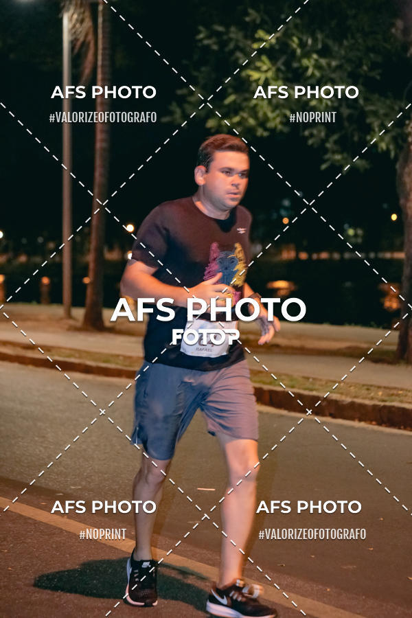 Buy your photos of the eventNeon Night Run 2019 - Belo Horizonte on Fotop