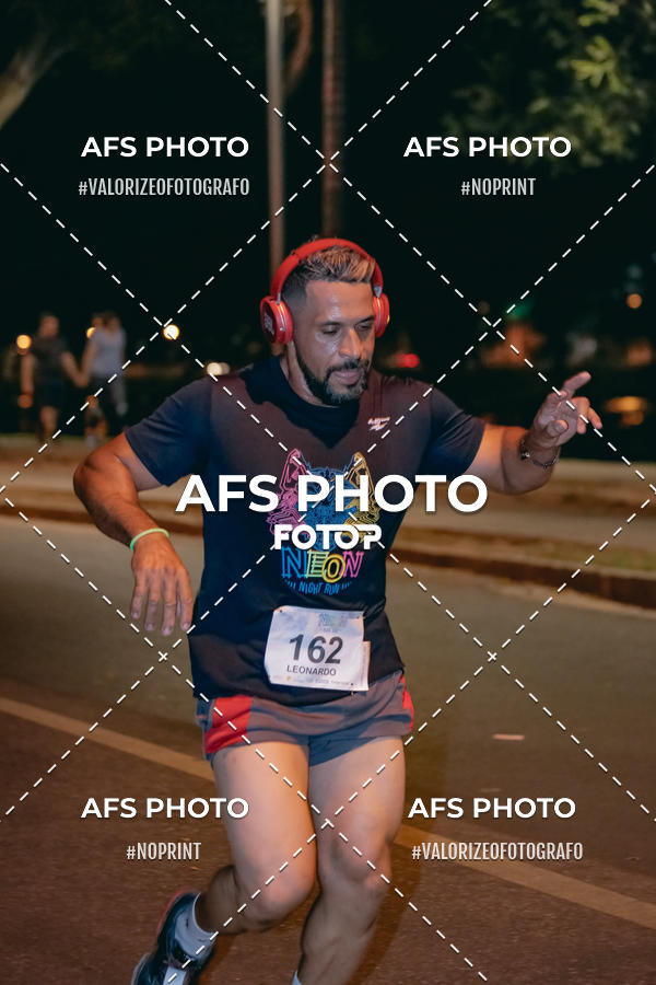 Buy your photos of the eventNeon Night Run 2019 - Belo Horizonte on Fotop