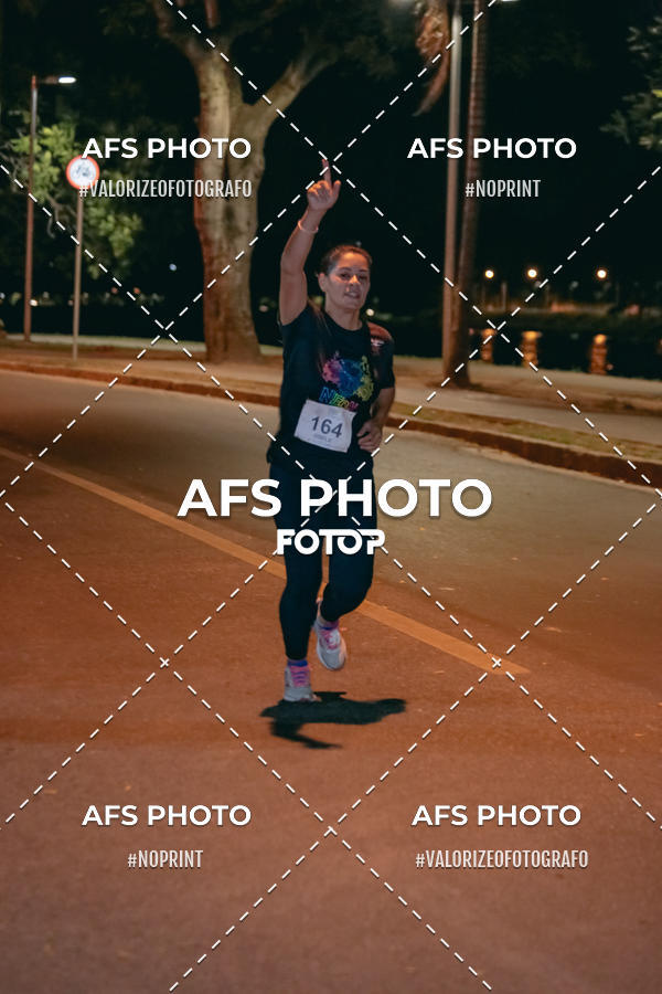Buy your photos of the eventNeon Night Run 2019 - Belo Horizonte on Fotop