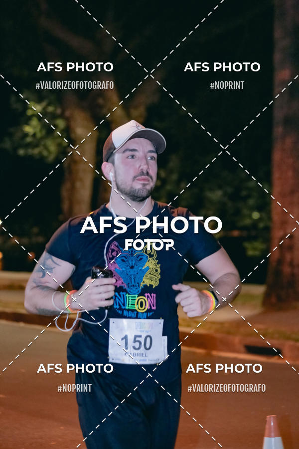 Buy your photos of the eventNeon Night Run 2019 - Belo Horizonte on Fotop