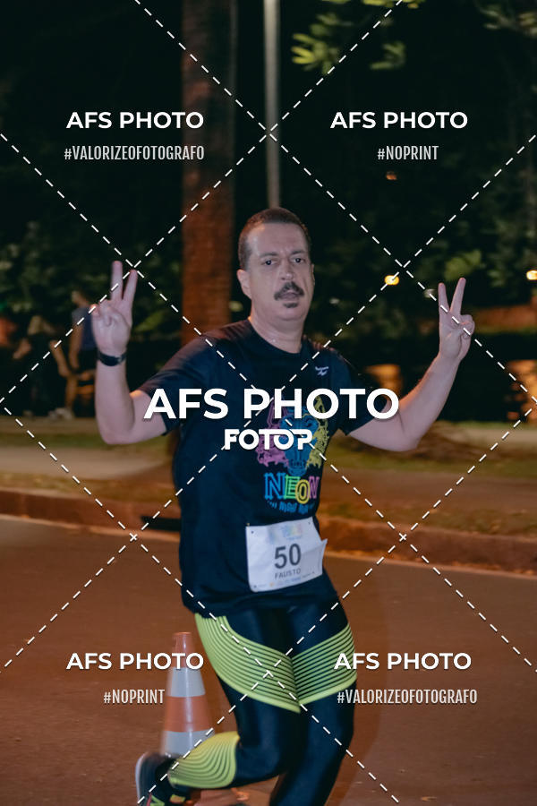 Buy your photos of the eventNeon Night Run 2019 - Belo Horizonte on Fotop