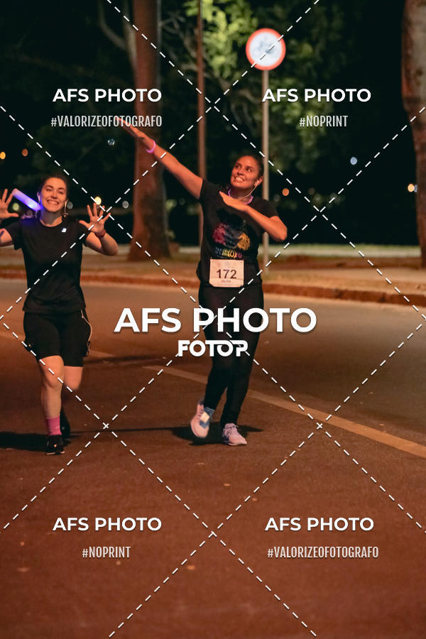 Buy your photos of the eventNeon Night Run 2019 - Belo Horizonte on Fotop