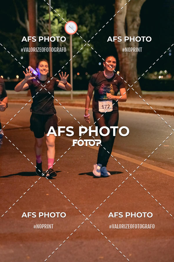Buy your photos of the eventNeon Night Run 2019 - Belo Horizonte on Fotop