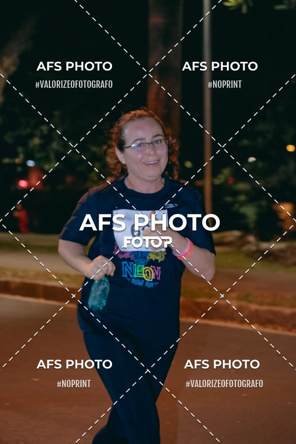 Compre as suas fotos do eventoNeon Night Run 2019 - Belo Horizonte no Fotop