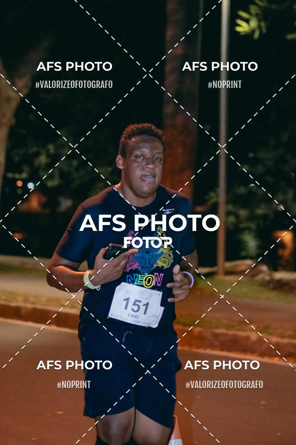 Compre as suas fotos do eventoNeon Night Run 2019 - Belo Horizonte no Fotop
