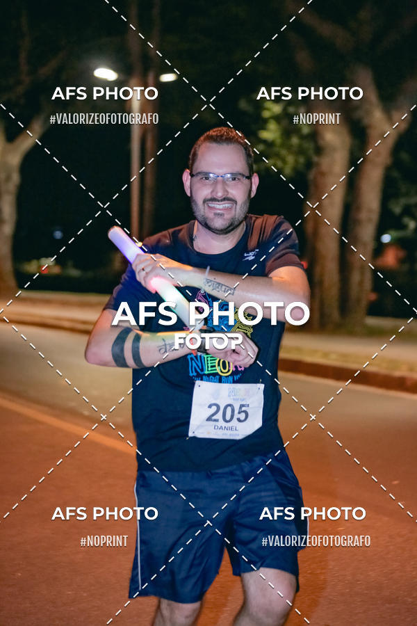 Compre as suas fotos do eventoNeon Night Run 2019 - Belo Horizonte no Fotop