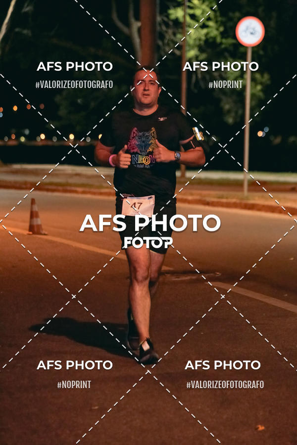 Compre suas fotos do eventoNeon Night Run 2019 - Belo Horizonte no Fotop