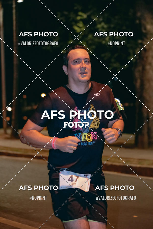 Compre suas fotos do eventoNeon Night Run 2019 - Belo Horizonte no Fotop