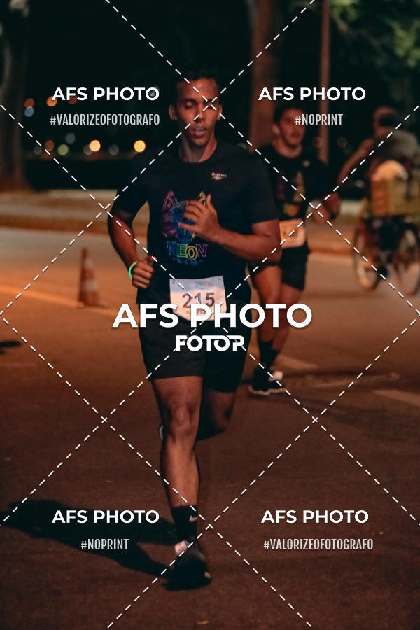 Compre suas fotos do eventoNeon Night Run 2019 - Belo Horizonte no Fotop