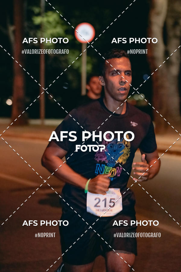 Buy your photos of the eventNeon Night Run 2019 - Belo Horizonte on Fotop