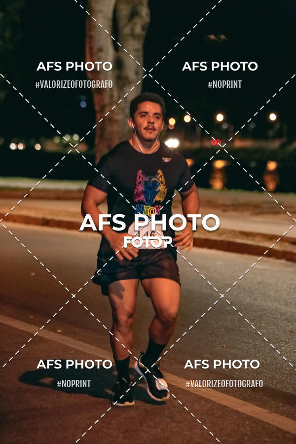 Buy your photos of the eventNeon Night Run 2019 - Belo Horizonte on Fotop