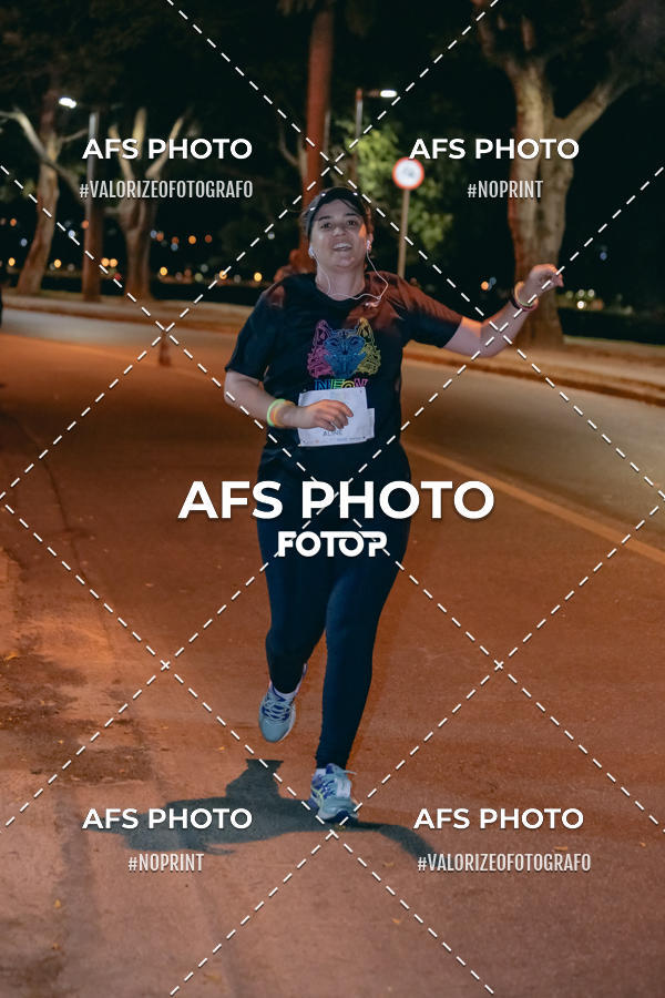 Buy your photos of the eventNeon Night Run 2019 - Belo Horizonte on Fotop