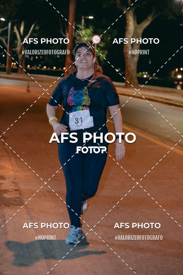Buy your photos of the eventNeon Night Run 2019 - Belo Horizonte on Fotop