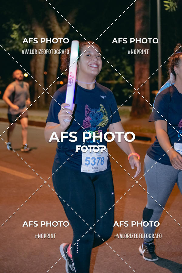 Achetez vos photos de l'vnementNeon Night Run 2019 - Belo Horizonte sur Fotop