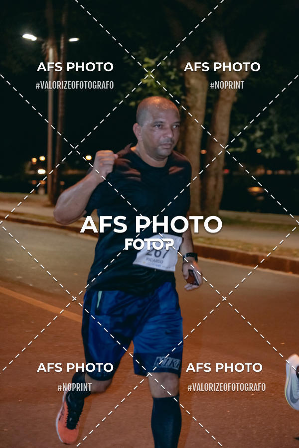 Achetez vos photos de l'vnementNeon Night Run 2019 - Belo Horizonte sur Fotop