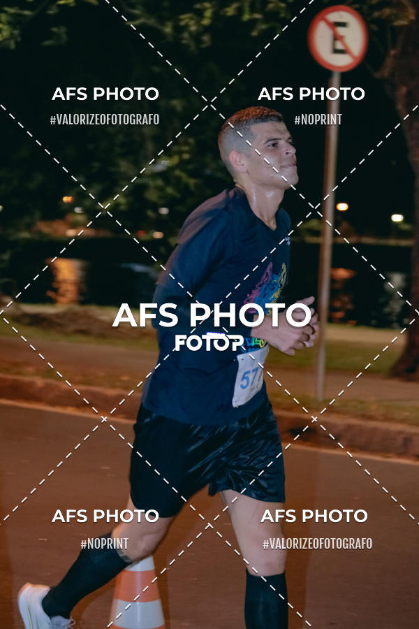 Achetez vos photos de l'vnementNeon Night Run 2019 - Belo Horizonte sur Fotop